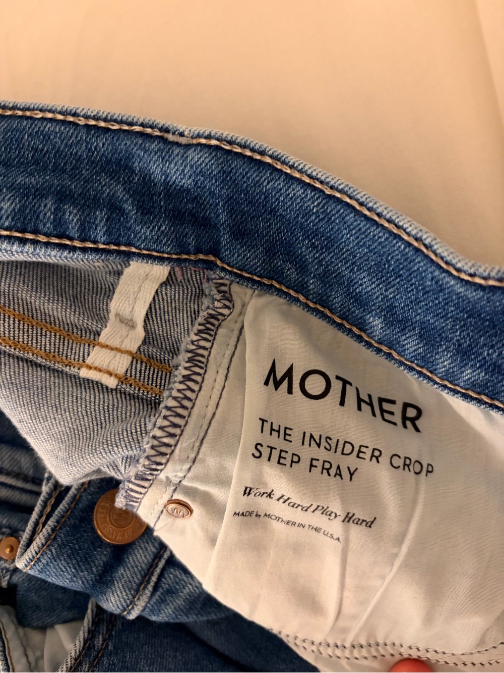 MOTHER Jeans | The Insider Crop Step Fray - Picture 3 of 7
